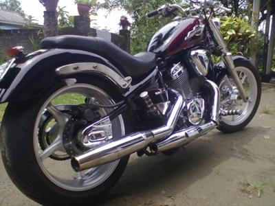 Honda shadow deals softail bobber